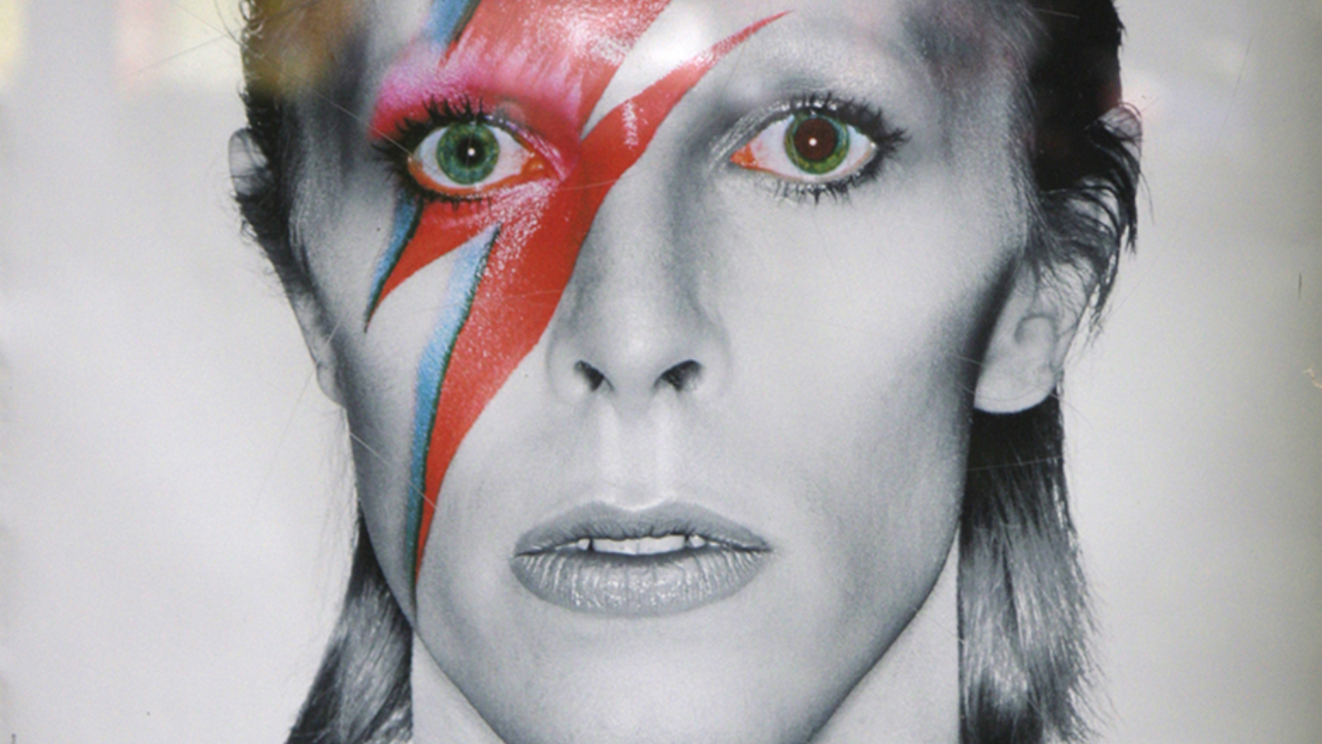 Fact_5_David_Bowie_Had_Two_Different_Eye_Appearances