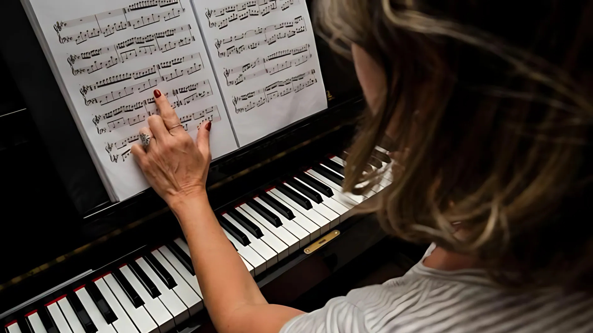 playing-piano-chord-sheet-music
